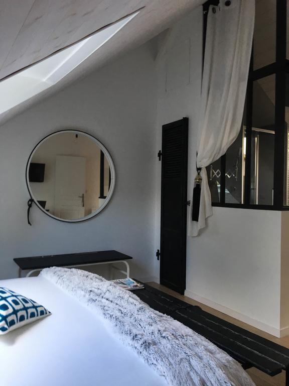 Bed and Breakfast Patis De Cahot Au 108 Брюз Экстерьер фото